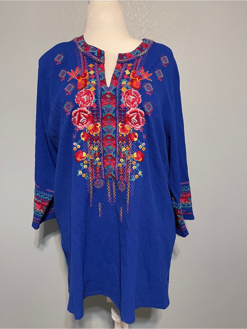 Calessa Blue Embroidered Tunic Top Floral Boho Artsy 3/4 Sleeve Art To Wear XL